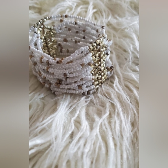 Handmade Beaded White and Gold Wrap Bracelet. African Jewelry 🌴 - Picture 4 of 7